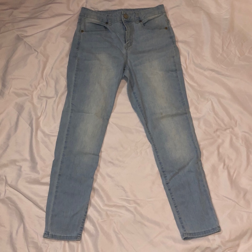 American Eagle High-Rise Jeans